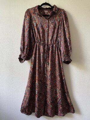 Zijdeachtige doorknoopjurk (40)